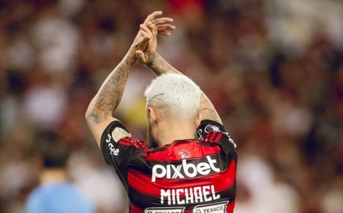 filipe-luis-apoia-michael-diante-das-criticas-da-torcida-do-flamengo-o-lateral-da-ldu-teve-dificulda.jpeg