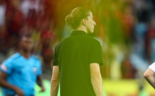 filipe-luis-elogia-jogador-do-flamengo-e-ressalta-suas-multiplas-funcoes-na-equipe.jpg