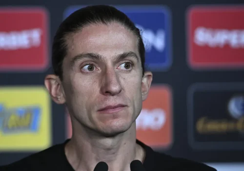 Flamengo intensifica busca por centroavante e mira Darwin Núñez