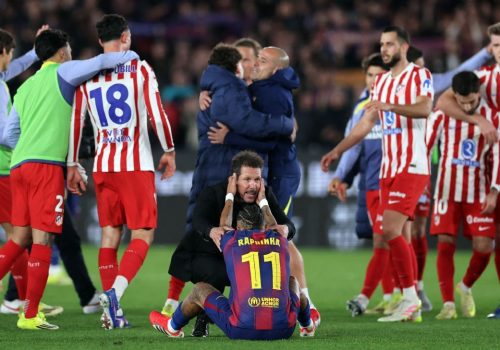 CR7 tem lesão muscular, vai parar por no mínimo duas semanas e pode perder amistosos de Portuga...