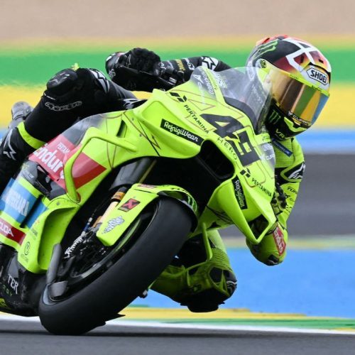 O italiano será seguido por Marco Bezzecchi e Marc Márquez na primeira fila, com Fabio Quartara...