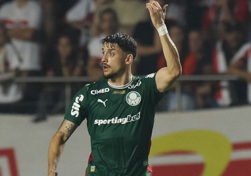 Piquerez durante jogo entre Palmeiras e São Paulo, pelo Brasileirão Cesar Greco/Palmeiras/by C...