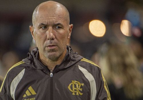 Bragantino 'atropela' Flamengo, vence por 3 a 0 no Brasileirão e destrói invencibilidade de Jar...