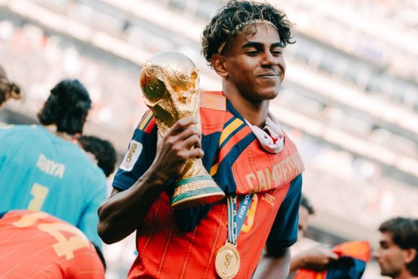 Lamine Yamal comemora título da Copa do Mundo de 2026 (Reprodução/Instagram/lamineyamal)