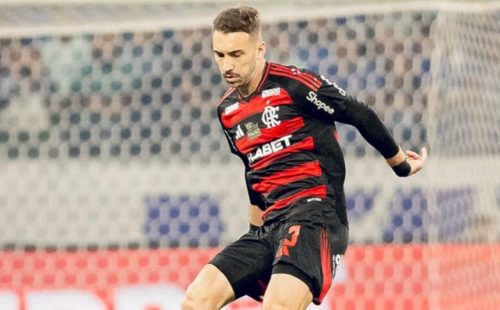 leo-ortiz-pode-atuar-em-nova-posicao-na-partida-entre-flamengo-e-ldu-pela-libertadores.jpg