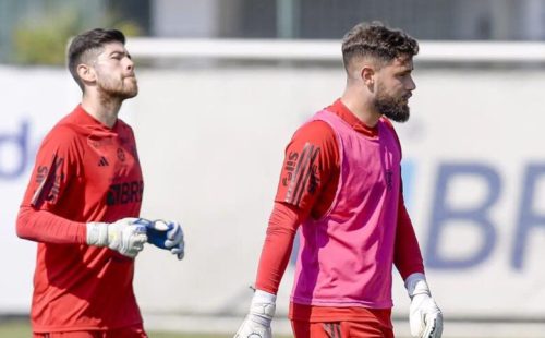 matheus-cunha-busca-se-destacar-em-partida-entre-flamengo-e-botafogo-pb-pela-copa-do-brasil.jpg