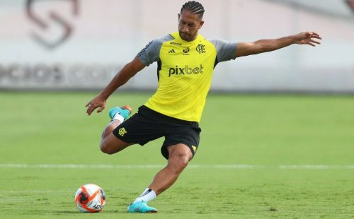 pablo-treino-ct-ninho-do-urubu-flamengo-e1747961837333.jpg